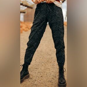 Albion Fit spooky ghost jetsetter joggers - medium tall.